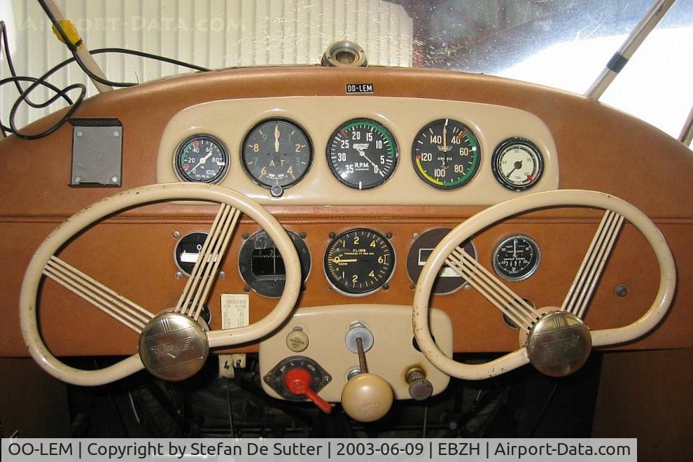 OO-LEM, 1947 Aeronca 11AC Chief Chief C/N 11AC-1607, Cockpit view.