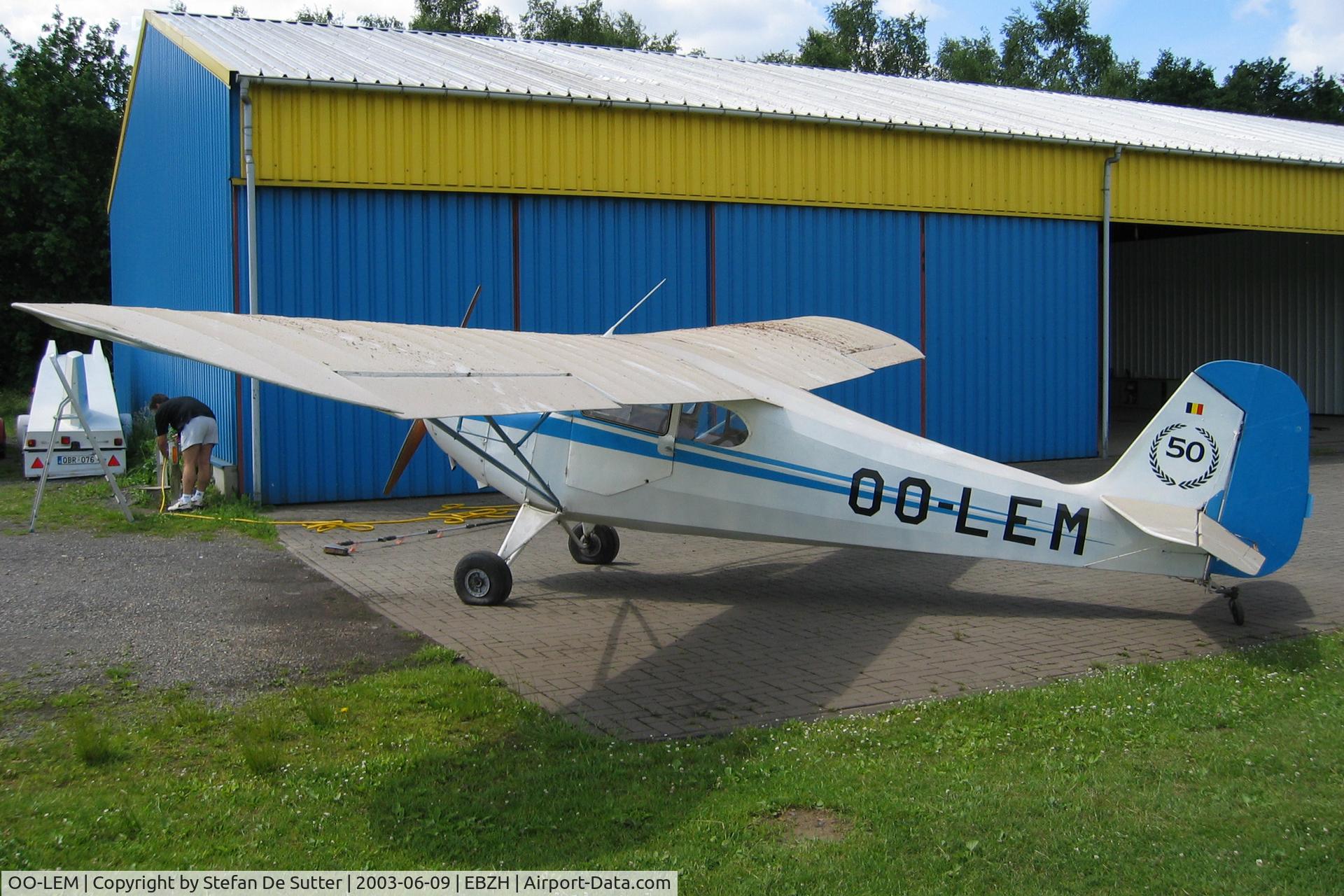 OO-LEM, 1947 Aeronca 11AC Chief Chief C/N 11AC-1607, Ready for a wash.