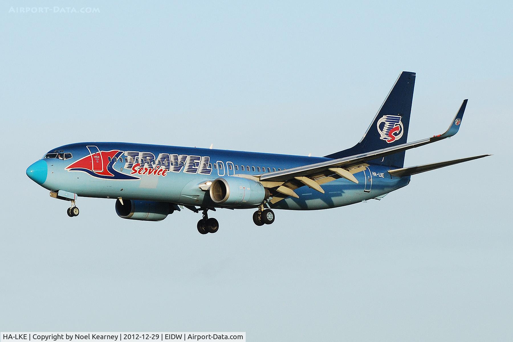HA-LKE, 2001 Boeing 737-86Q C/N 30278, Photographed landing Rwy 28 at EIDW.