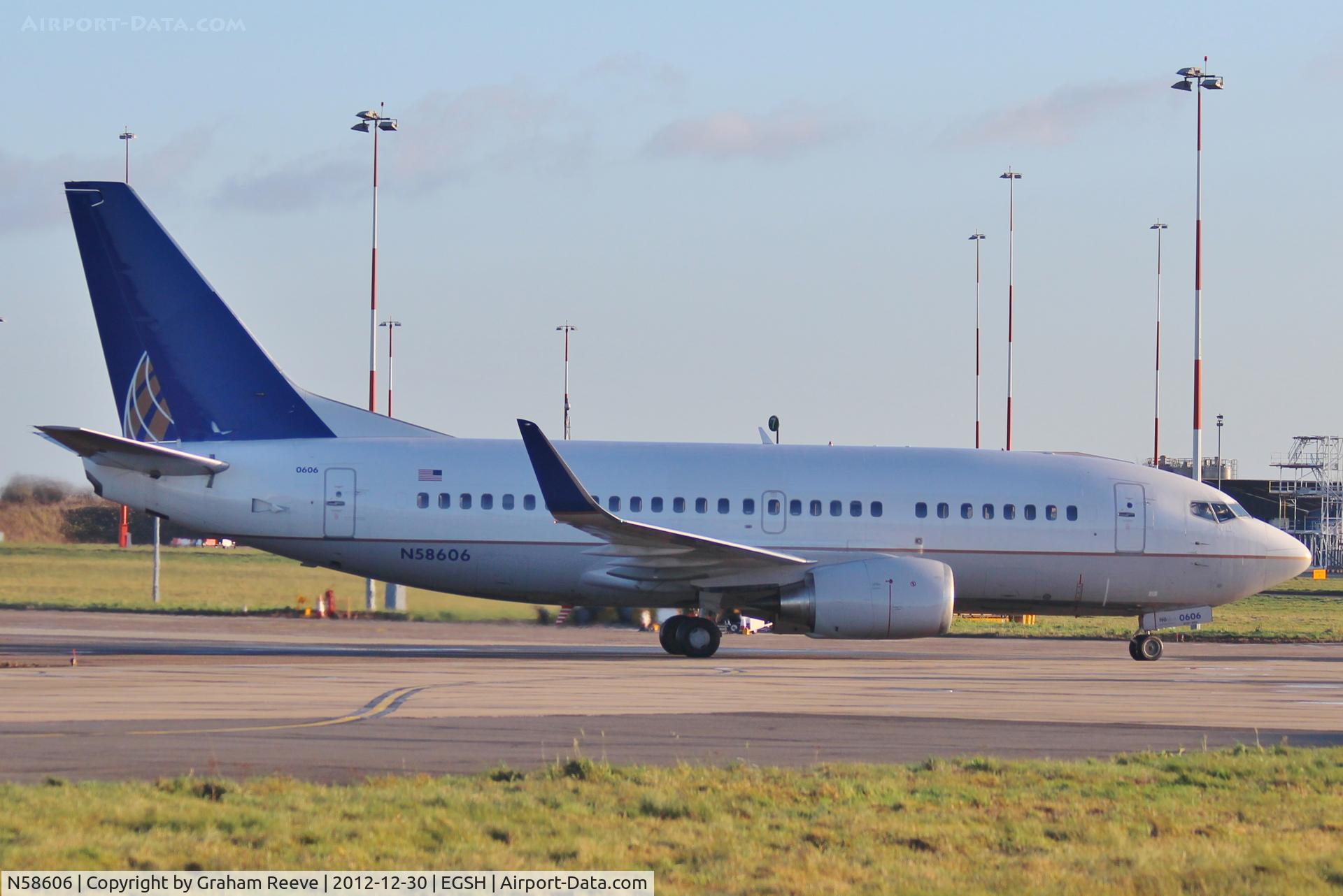 N58606, 1994 Boeing 737-524 C/N 27319, Just landed.