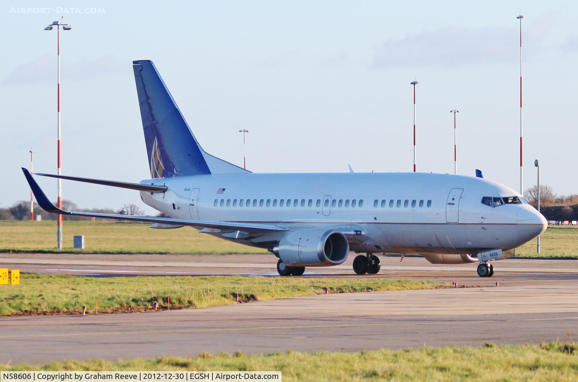 N58606, 1994 Boeing 737-524 C/N 27319, Just landed.