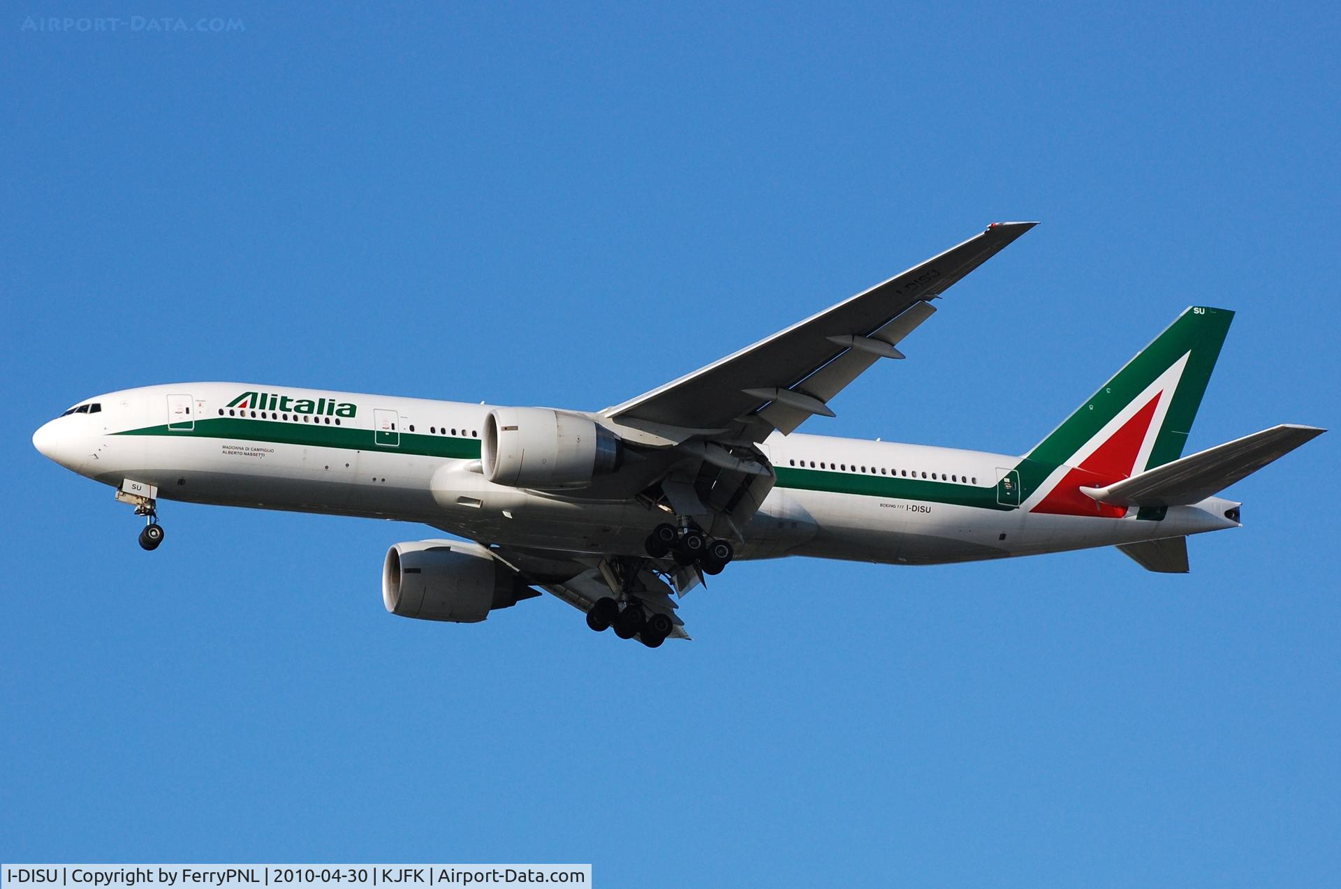 I-DISU, 2002 Boeing 777-243/ER C/N 32858, Alitalia B772 arriving in JFK on a nice sunny day