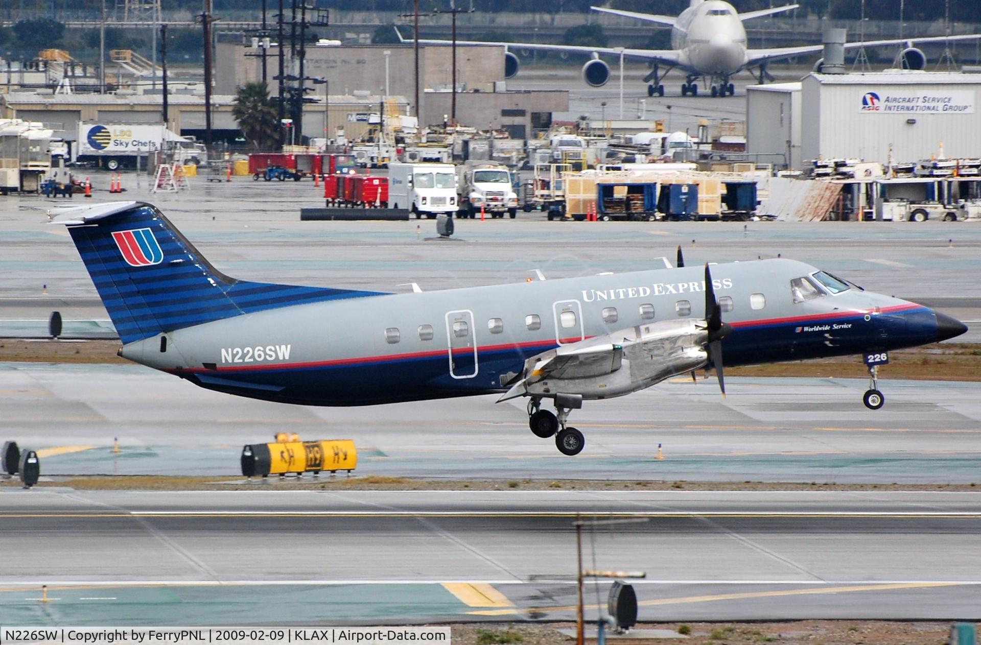 N226SW, 1995 Embraer EMB-120ER Brasilia C/N 120.296, Arriving back at its base