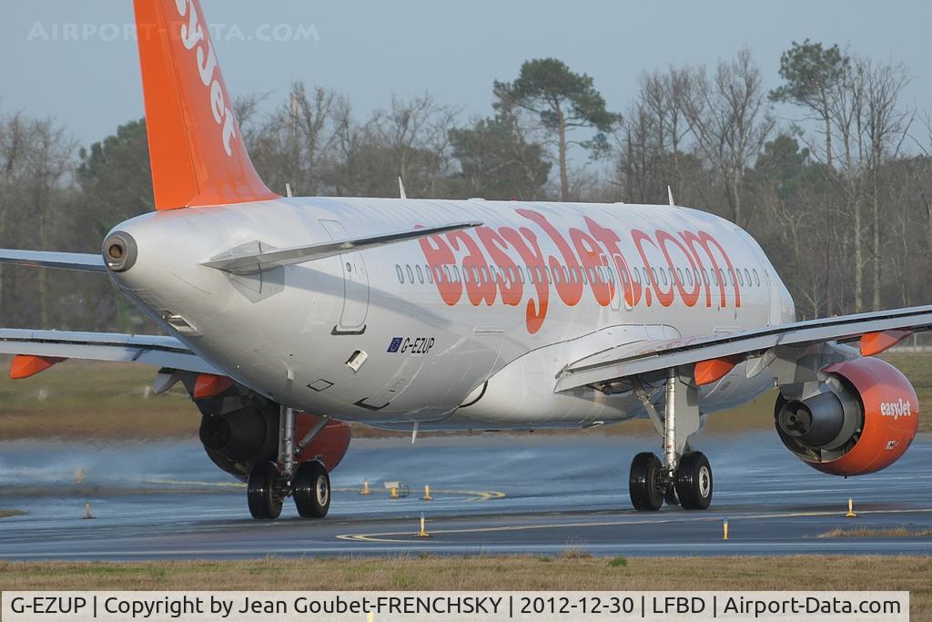 G-EZUP, 2012 Airbus A320-214 C/N 5056, U2-5012 to LGW holding point Alpha