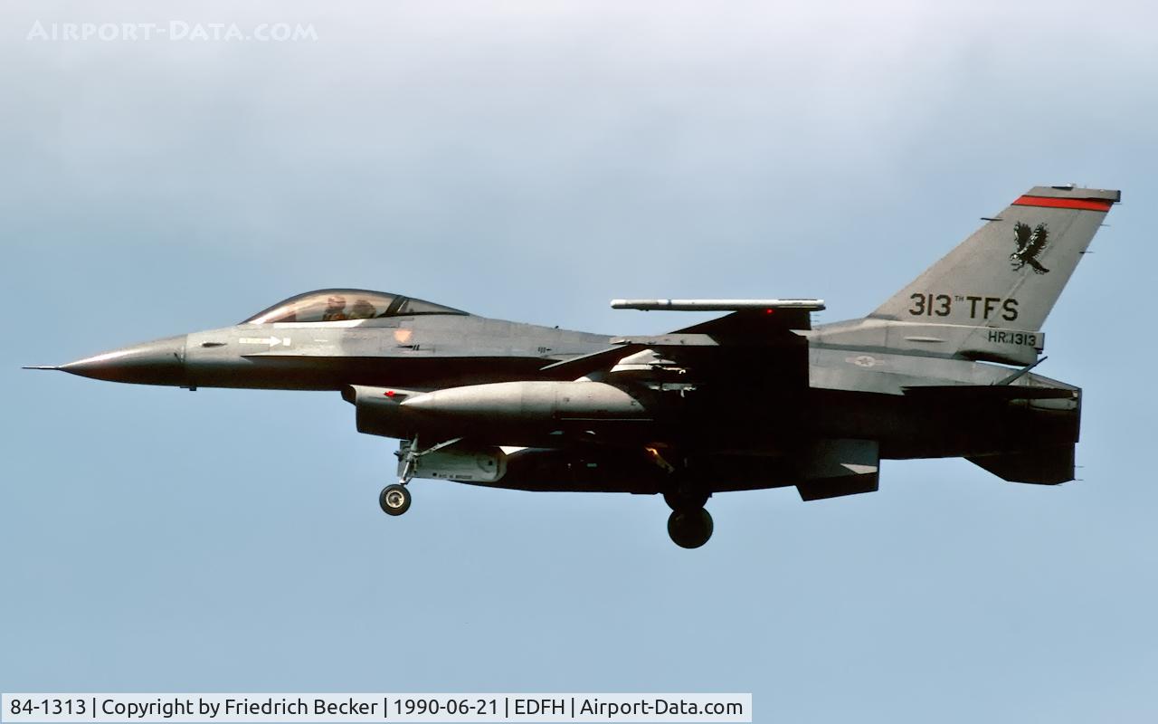 84-1313, 1984 General Dynamics F-16C Fighting Falcon C/N 5C-150, on final RW21