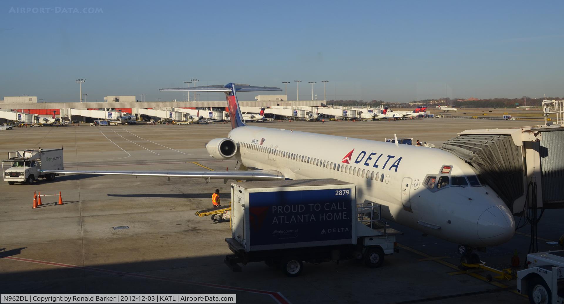 N962DL, 1990 McDonnell Douglas MD-88 C/N 49981, Atlanta