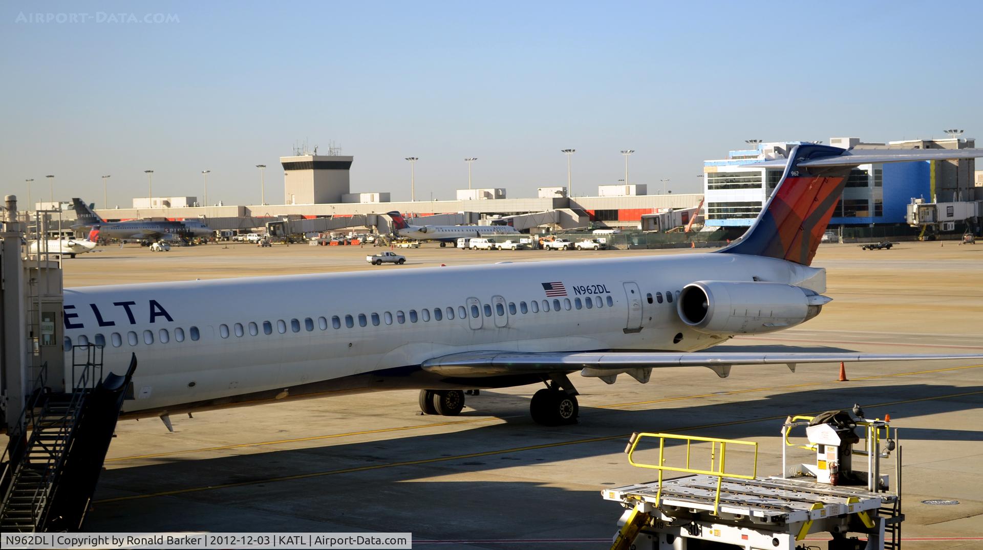 N962DL, 1990 McDonnell Douglas MD-88 C/N 49981, Atlanta