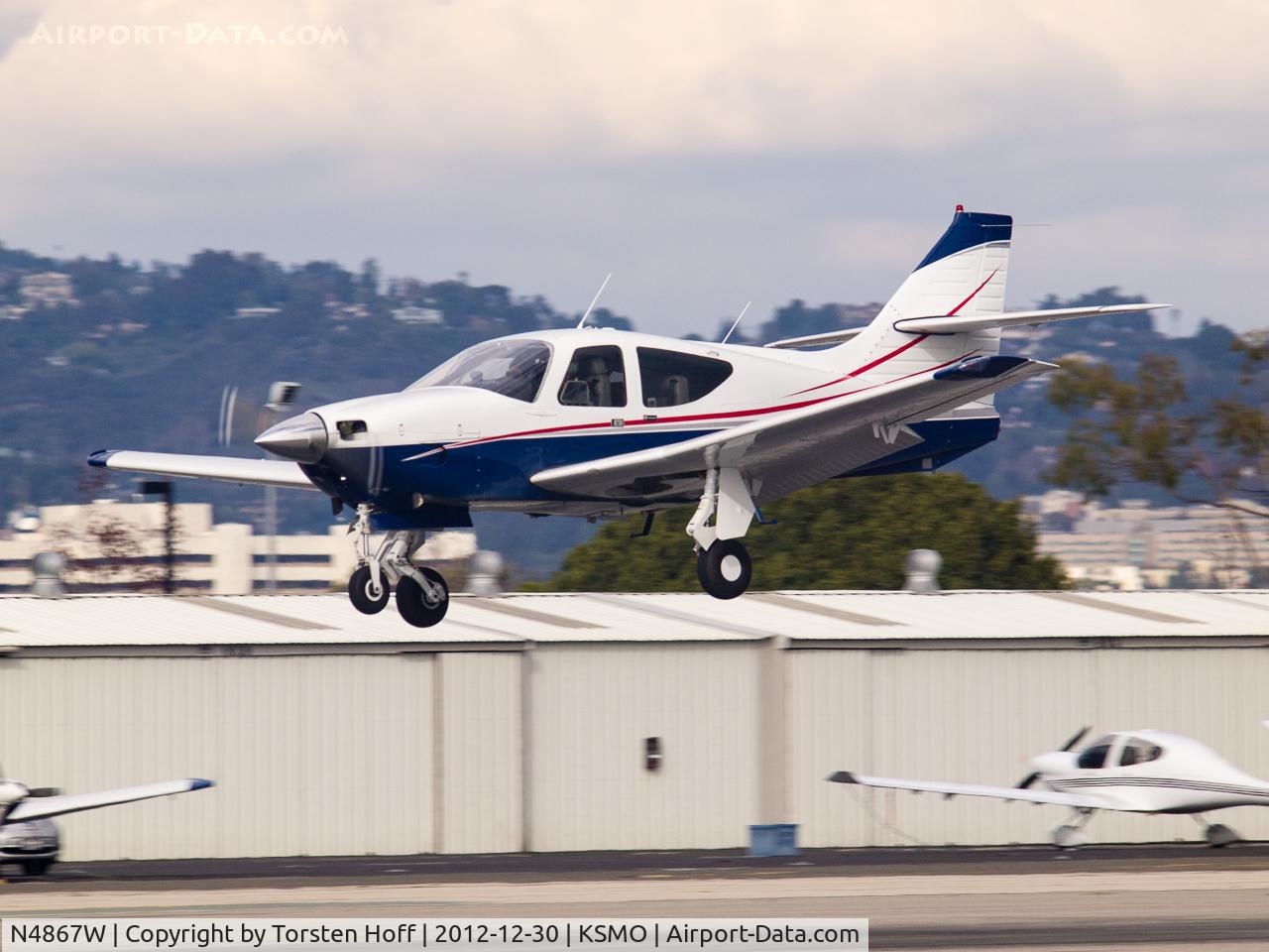 N4867W, 1976 Rockwell International 114 Commander C/N 14197, N4867W arriving on RWY 21