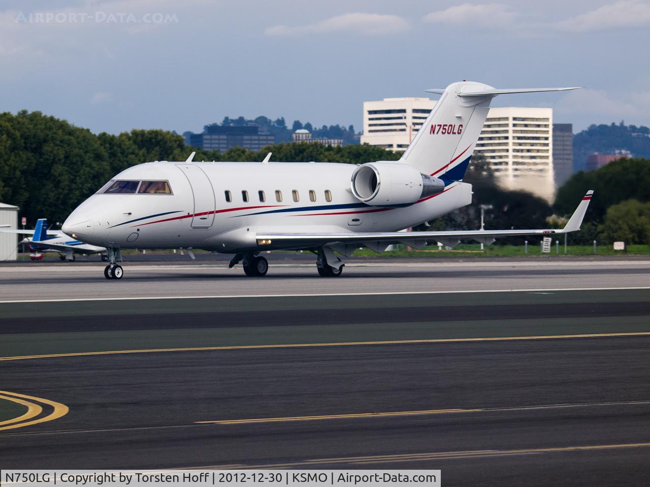 N750LG, 1996 Canadair Challenger 601-3R (CL-600-2B16) C/N 5192, N750LG departing from RWY 21