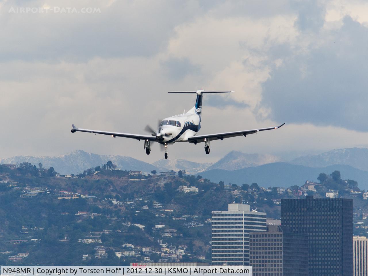 N948MR, 2008 Pilatus PC-12/47E C/N 1098, N948MR arriving on RWY 21