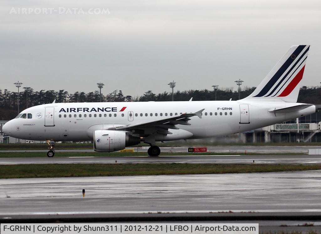 F-GRHN, 2000 Airbus A319-111 C/N 1267, Ready for take off rwy 14L in new c/s