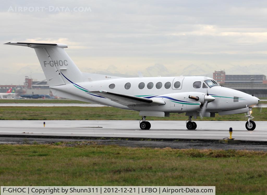 F-GHOC, 1978 Beech 200 Super King Air C/N BB-406, Taxiing holding point rwy 14L for departure... New aircraft in Aerovision fleet...