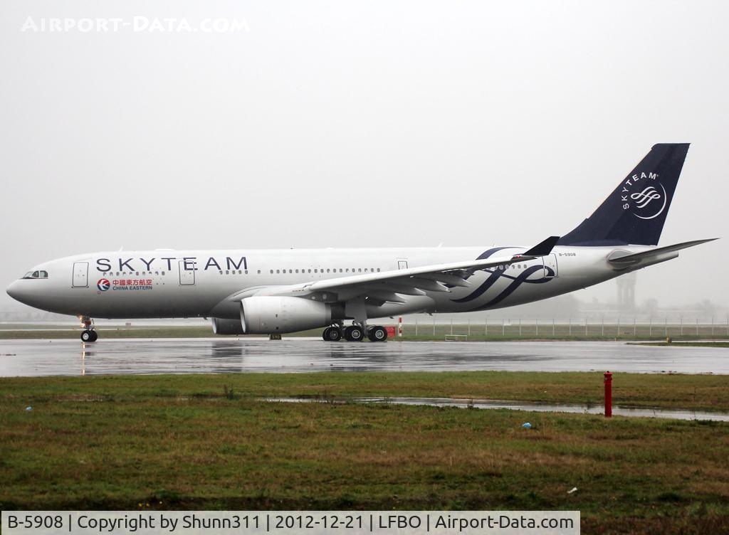 B-5908, 2012 Airbus A330-243 C/N 1372, Delivery day in special Skyteam c/s
