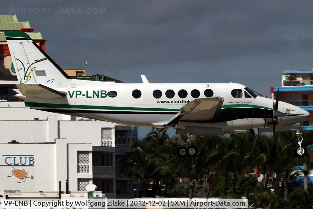 VP-LNB, 1973 Beechcraft A100 King Air C/N B-166, visitor