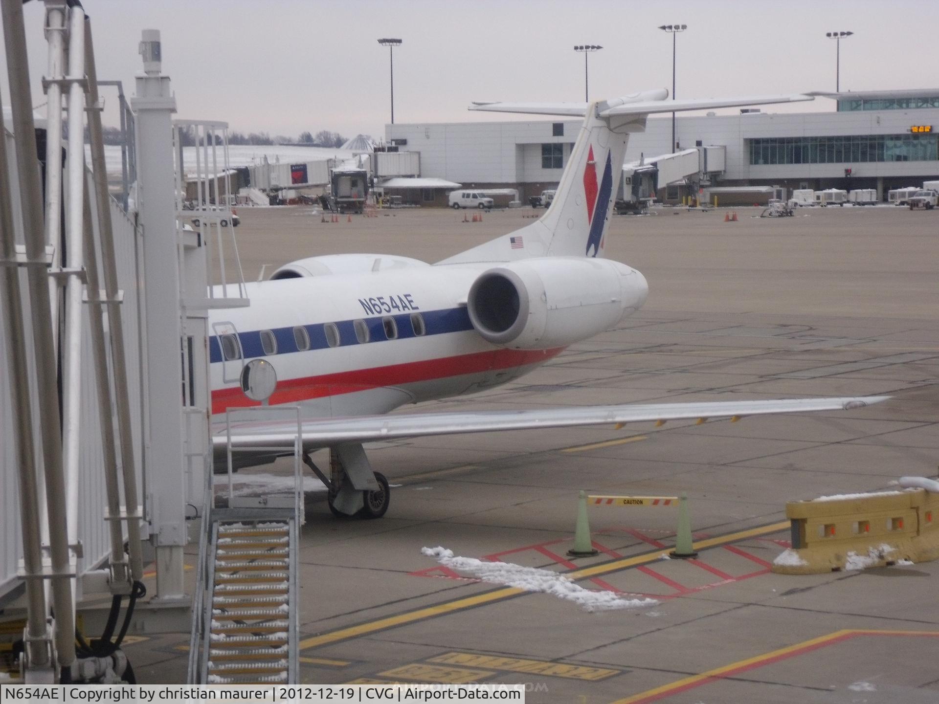 N654AE, 2001 Embraer ERJ-145LR (EMB-145LR) C/N 145437, american erj-145