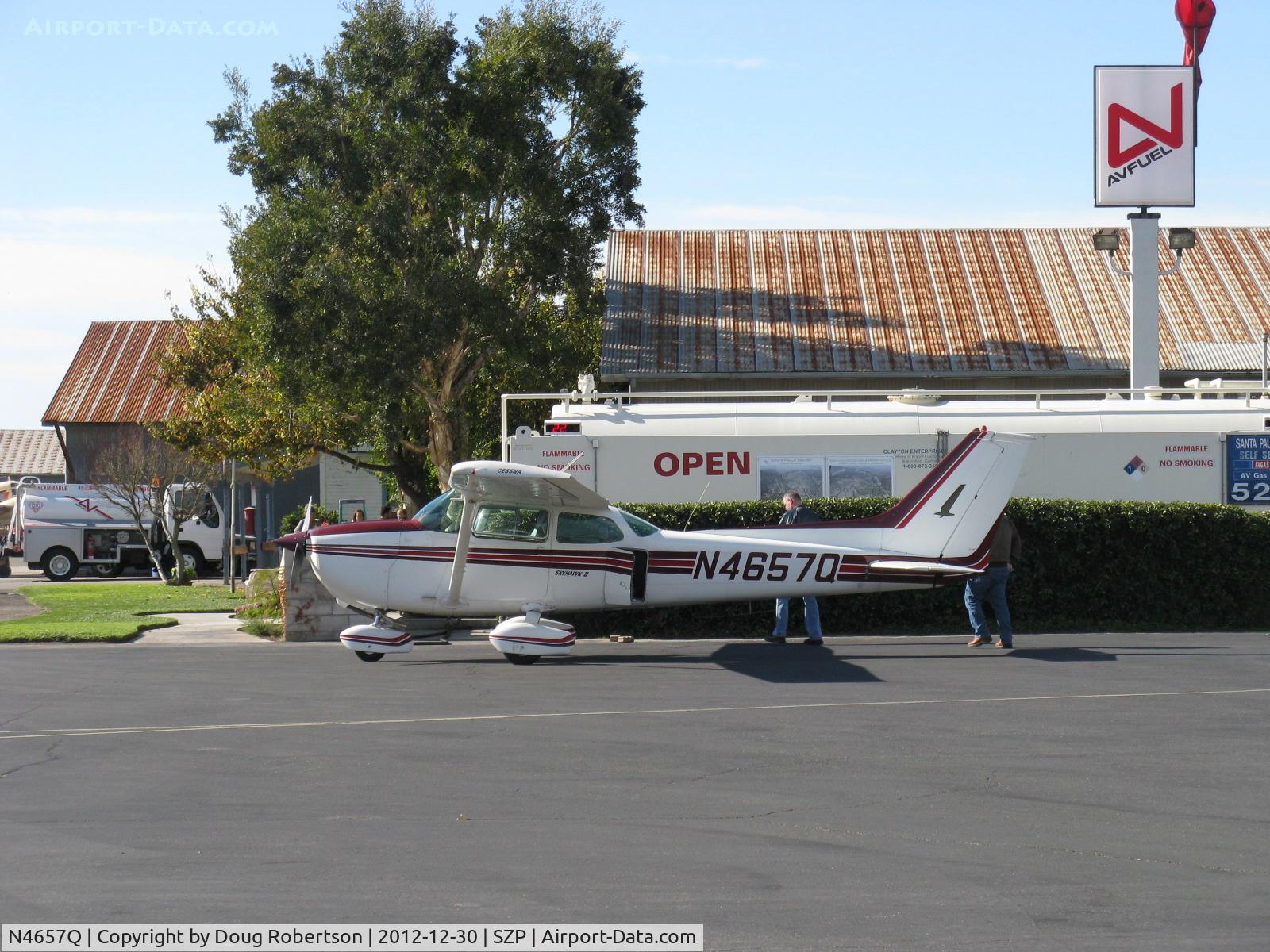 N4657Q, 1973 Cessna 172M C/N 17261738, 1973 Cessna 172M SKYHAWK II, Lycoming O-320-E2D 150 Hp, refueling