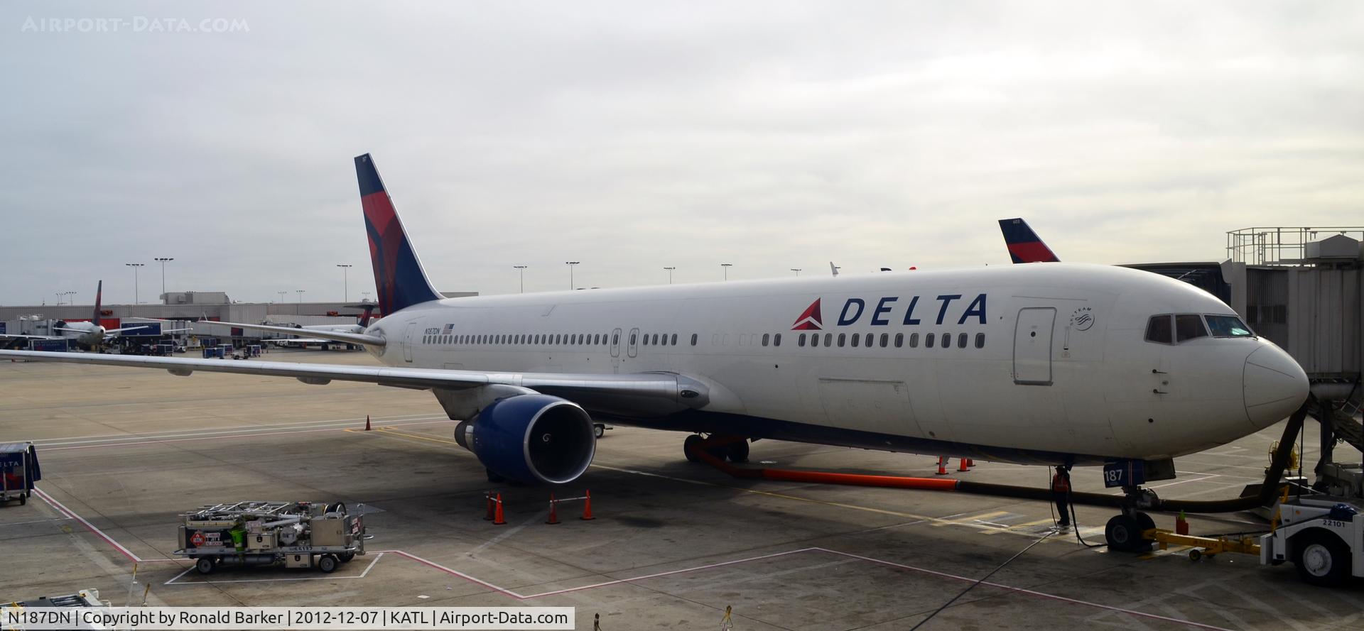 N187DN, 1996 Boeing 767-332/ER C/N 27582, Atlanta