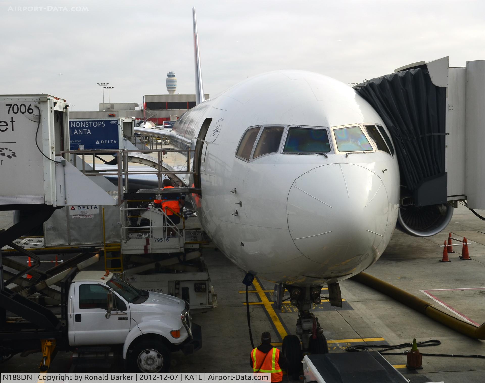 N188DN, 1996 Boeing 767-332 C/N 27583, Atlanta
