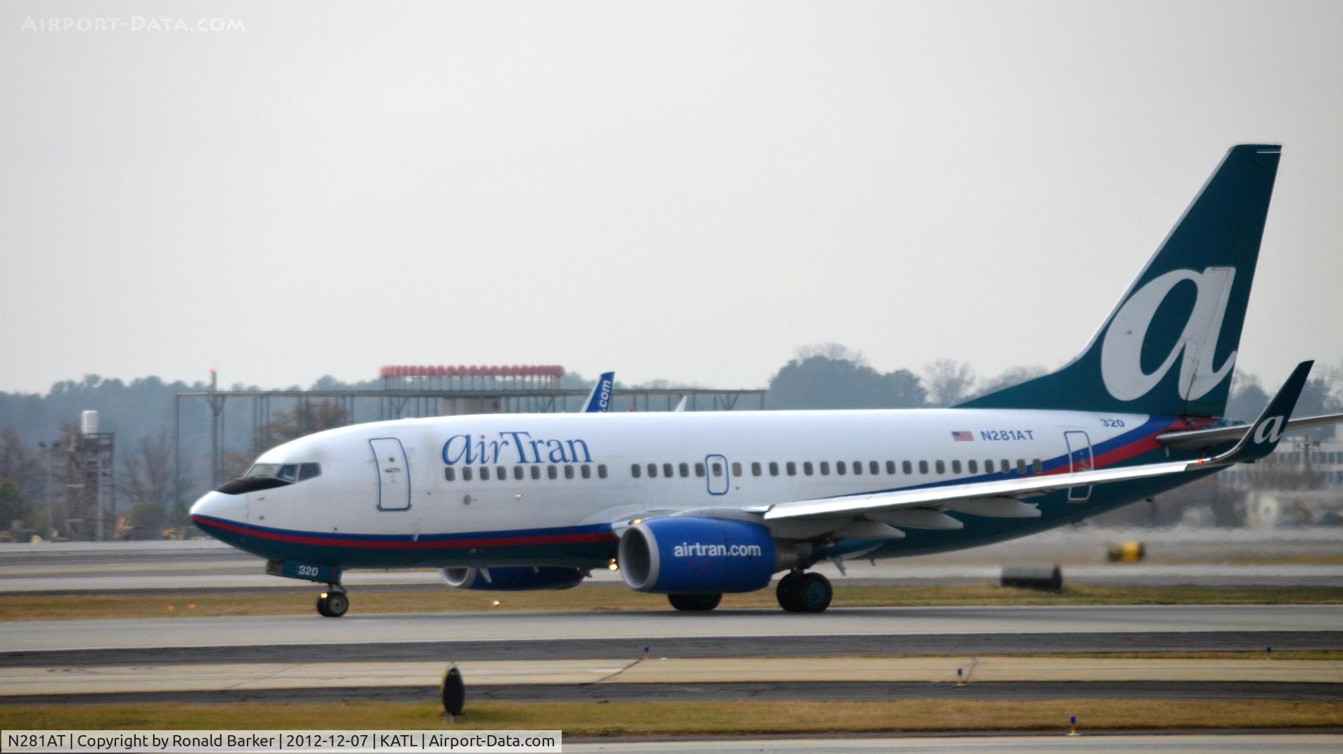 N281AT, 2006 Boeing 737-7BD C/N 33922, Takeoff Atlanta