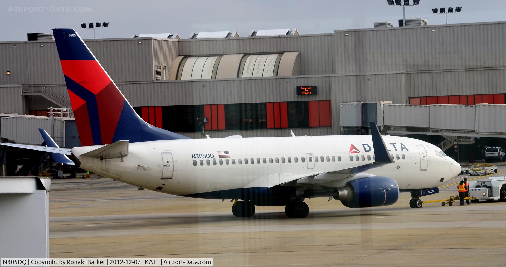N305DQ, Boeing 737-732 C/N 29645, Push back Atlanta