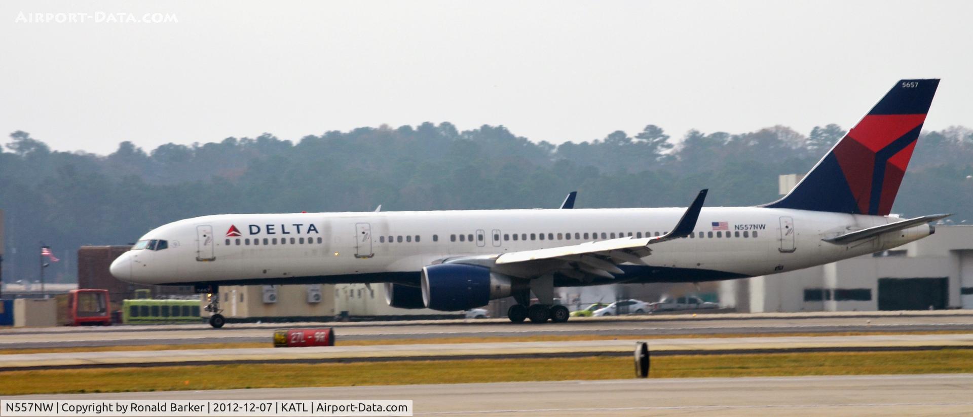 N557NW, 2002 Boeing 757-251 C/N 33393, Landing Atlanta
