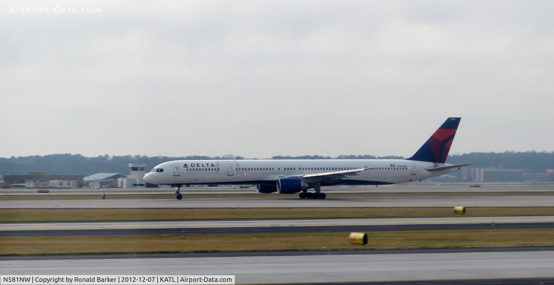 N581NW, 2002 Boeing 757-351 C/N 32982, Takeoff Atlanta