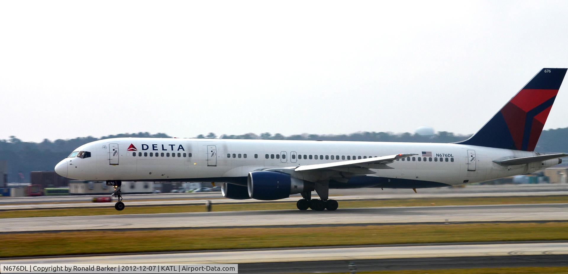 N676DL, 1992 Boeing 757-232 C/N 25981, Takeoff Atlanta