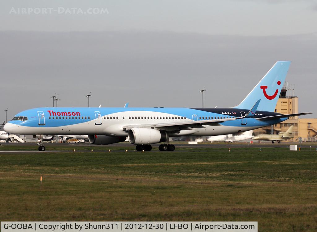 G-OOBA, 2000 Boeing 757-28A C/N 32446, Lining up rwy 32R in new Thomson c/s with fitted winglets