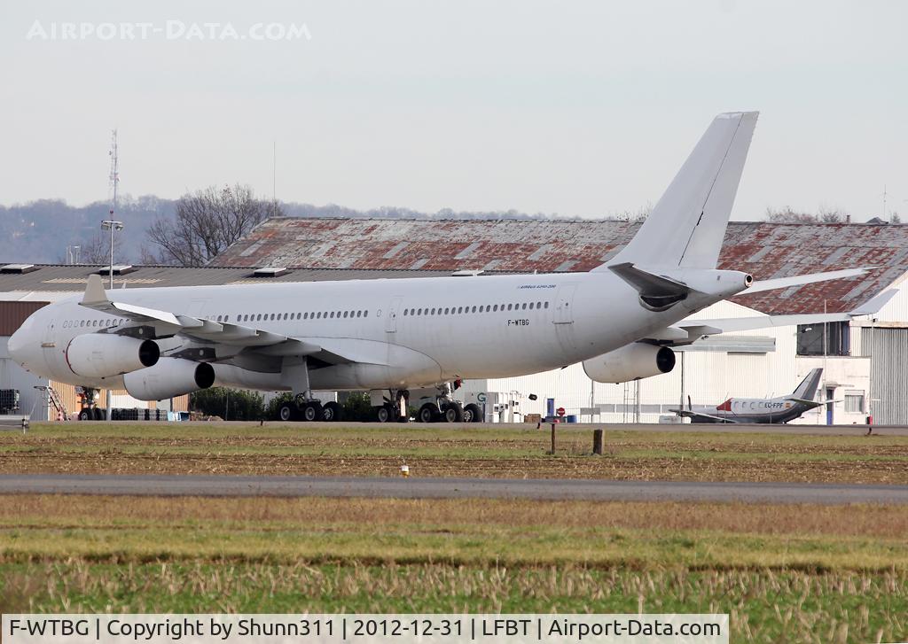 F-WTBG, 1993 Airbus A340-211 C/N 011, Stored in all white without titles... Ex. South African Airways as ZS-SLB