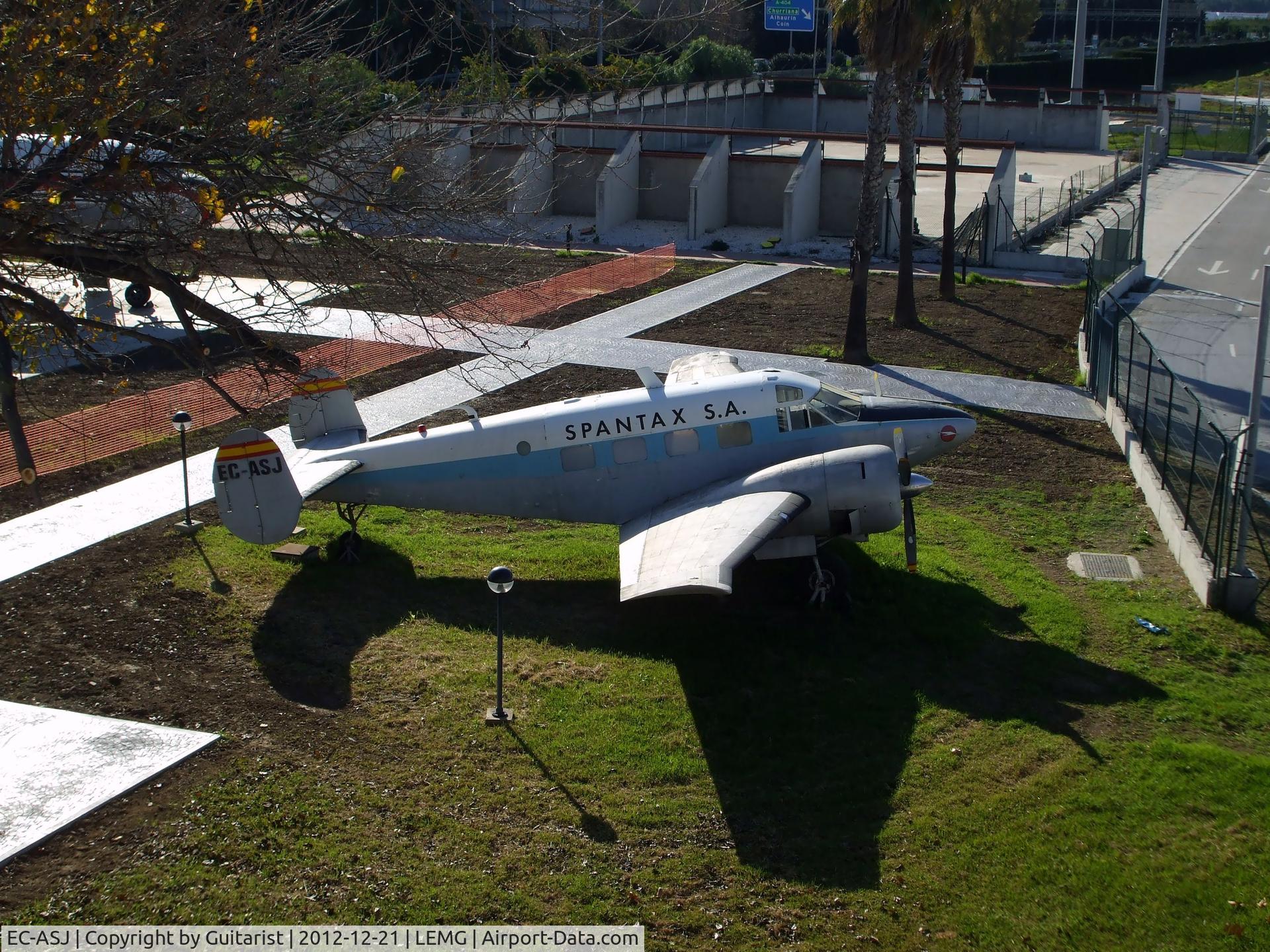 EC-ASJ, 1952 Beech C-45H Expeditor C/N AF-752, Just sat there watching the world go by