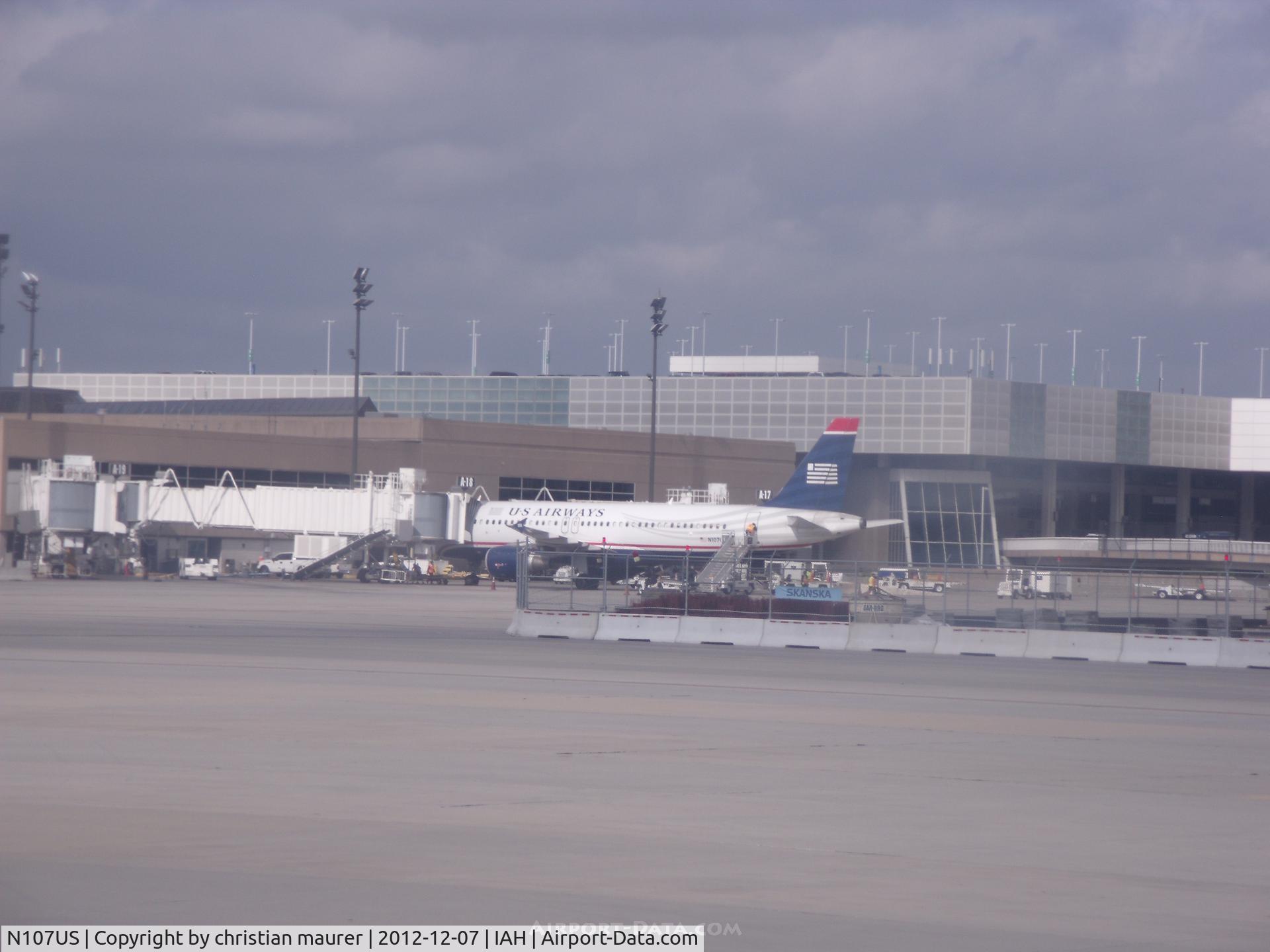N107US, 1999 Airbus A320-214 C/N 1052, a320