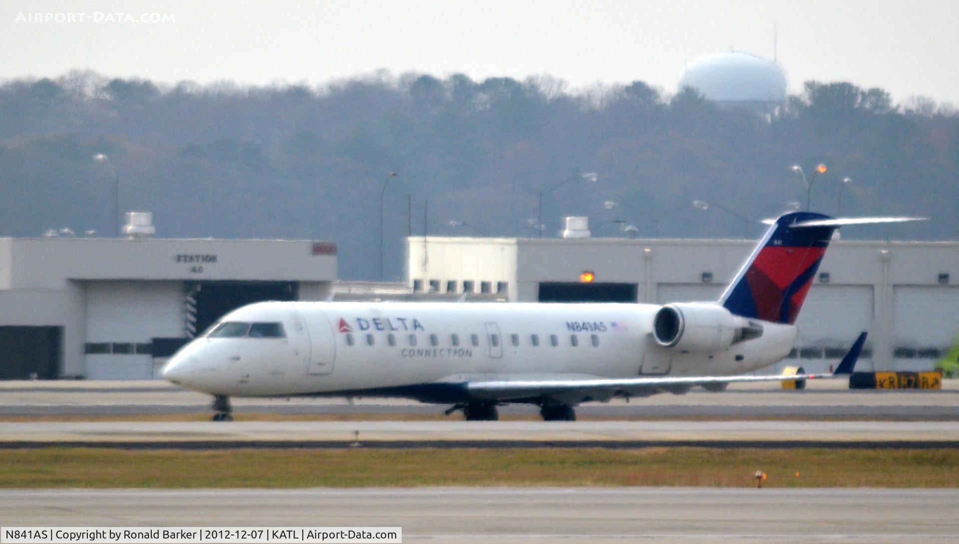 N841AS, 1999 Bombardier CRJ-200ER (CL-600-2B19) C/N 7300, Landing Atlanta