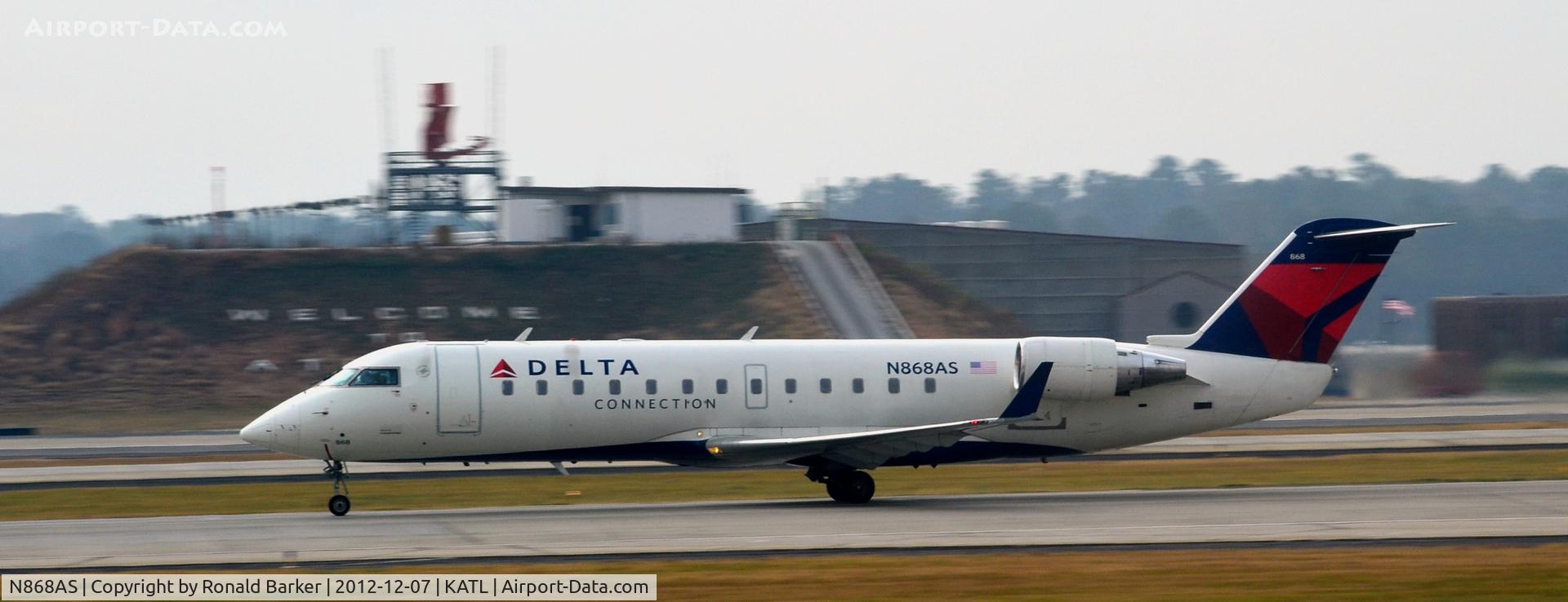 N868AS, 2001 Bombardier CRJ-200ER (CL-600-2B19) C/N 7474, Takeoff Atlanta