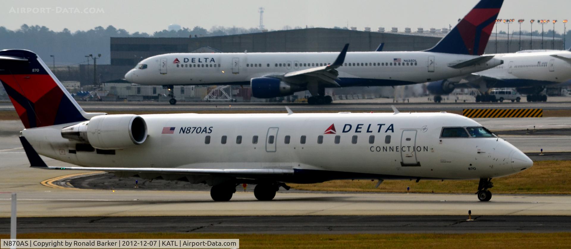 N870AS, 2001 Bombardier CRJ-200ER (CL-600-2B19) C/N 7530, Taxi Atlanta
