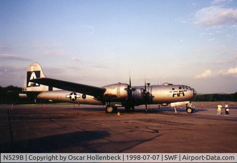 N529B, 1944 Boeing B-29A-60-BN Superfortress C/N 11547, B29 FIFI low pass Runway 09