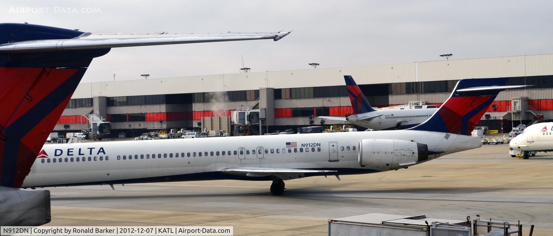N912DN, 1996 McDonnell Douglas MD-90-30 C/N 53392, Atlanta