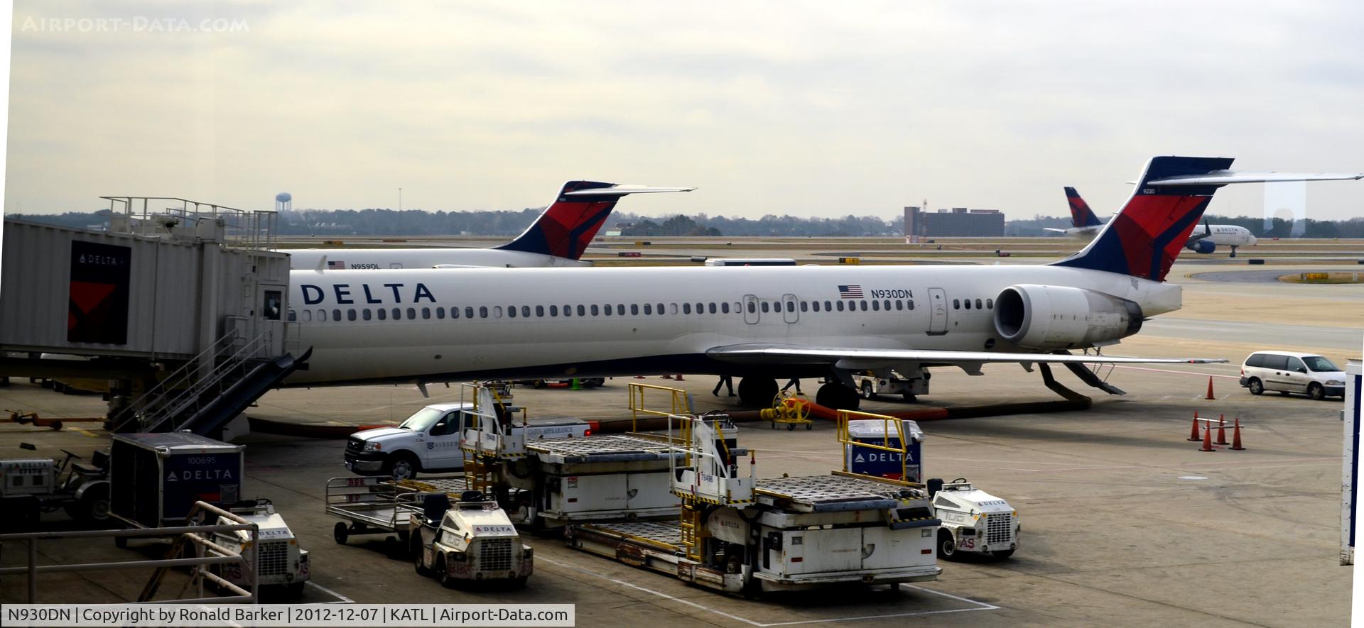 N930DN, 1996 McDonnell Douglas MD-90-30 C/N 53458, Atlanta