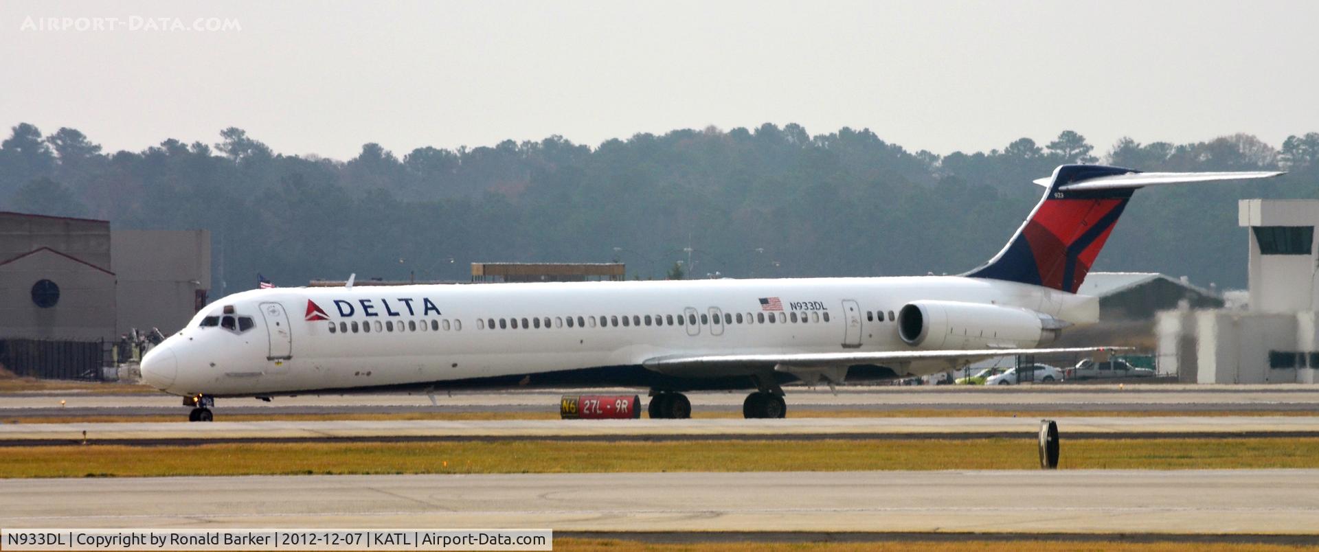 N933DL, 1989 McDonnell Douglas MD-88 C/N 49720, Landing Atlanta