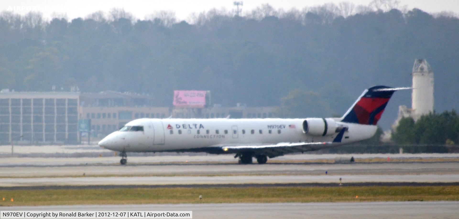N970EV, 2001 Bombardier CRJ-200ER (CL-600-2B19) C/N 7527, Landing Atlanta