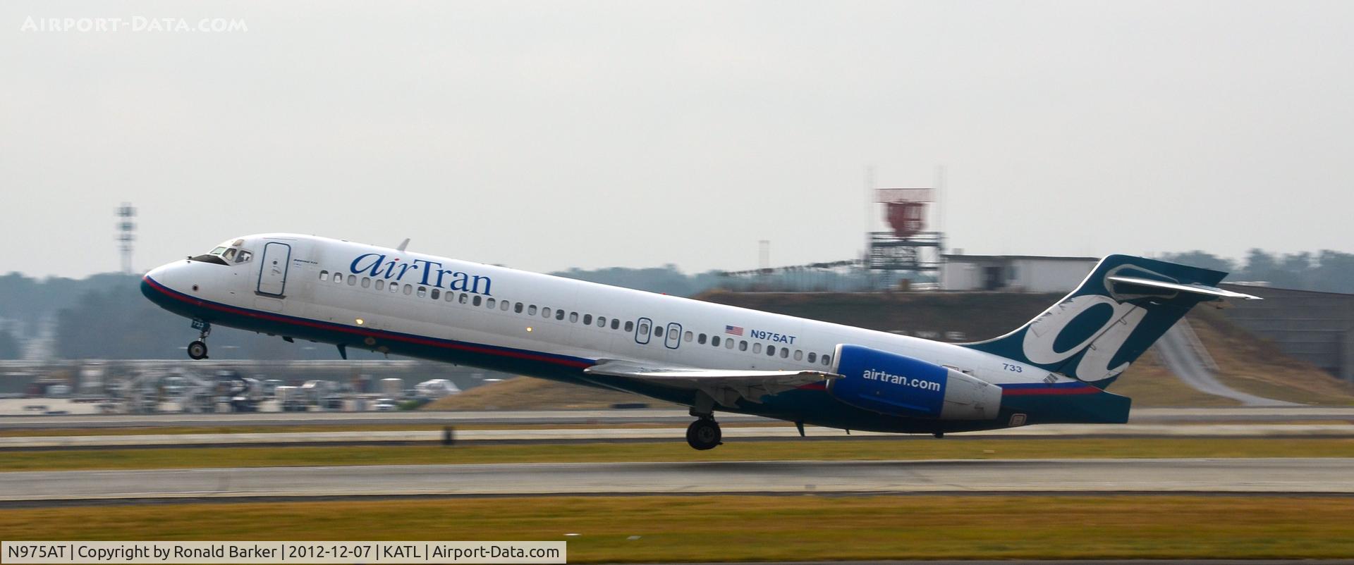N975AT, 2002 Boeing 717-200 C/N 55035, Takeoff Atlanta  - Airborne
