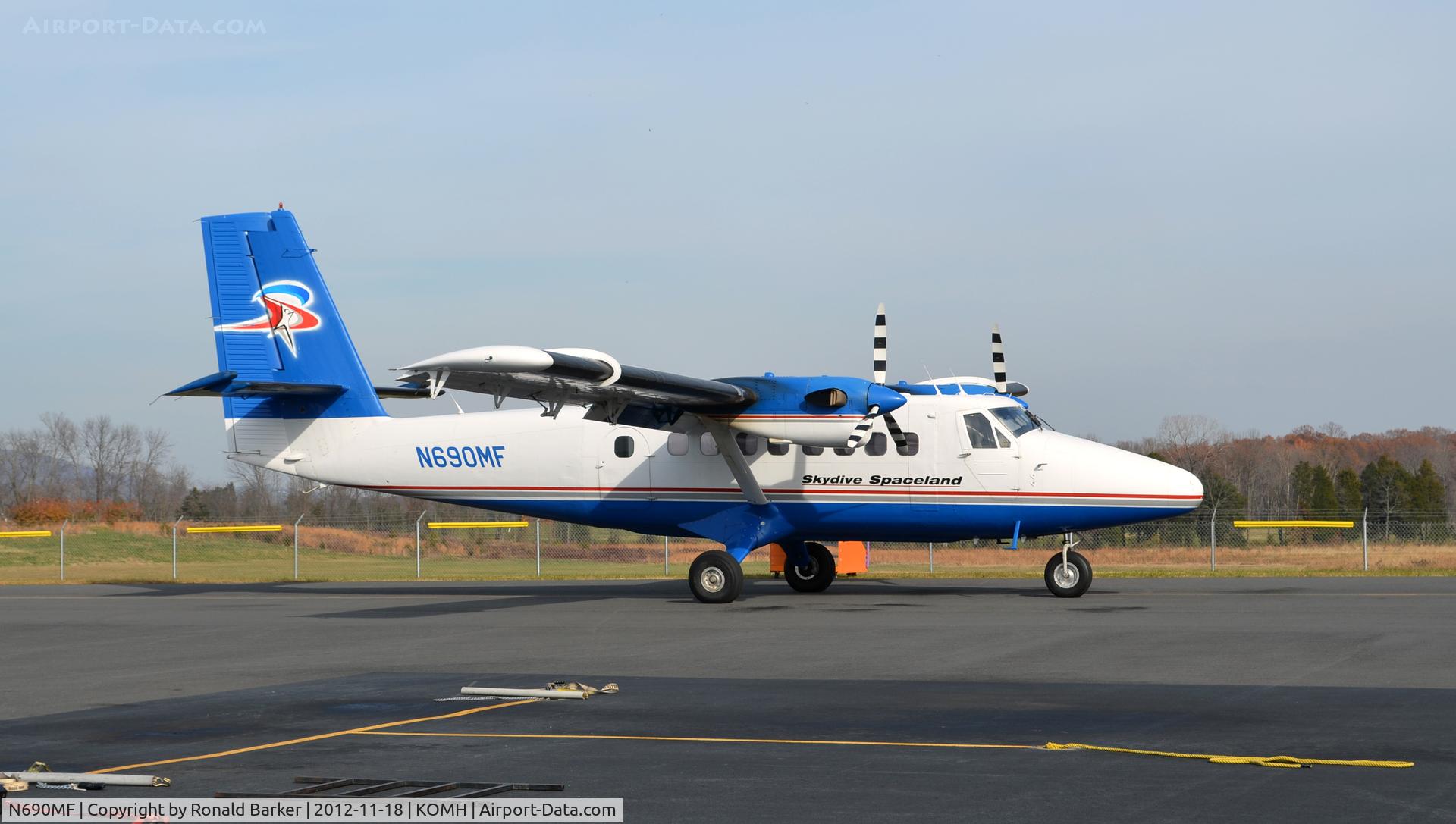N690MF, 1968 De Havilland Canada DHC-6-200 Twin Otter C/N 121, Orange