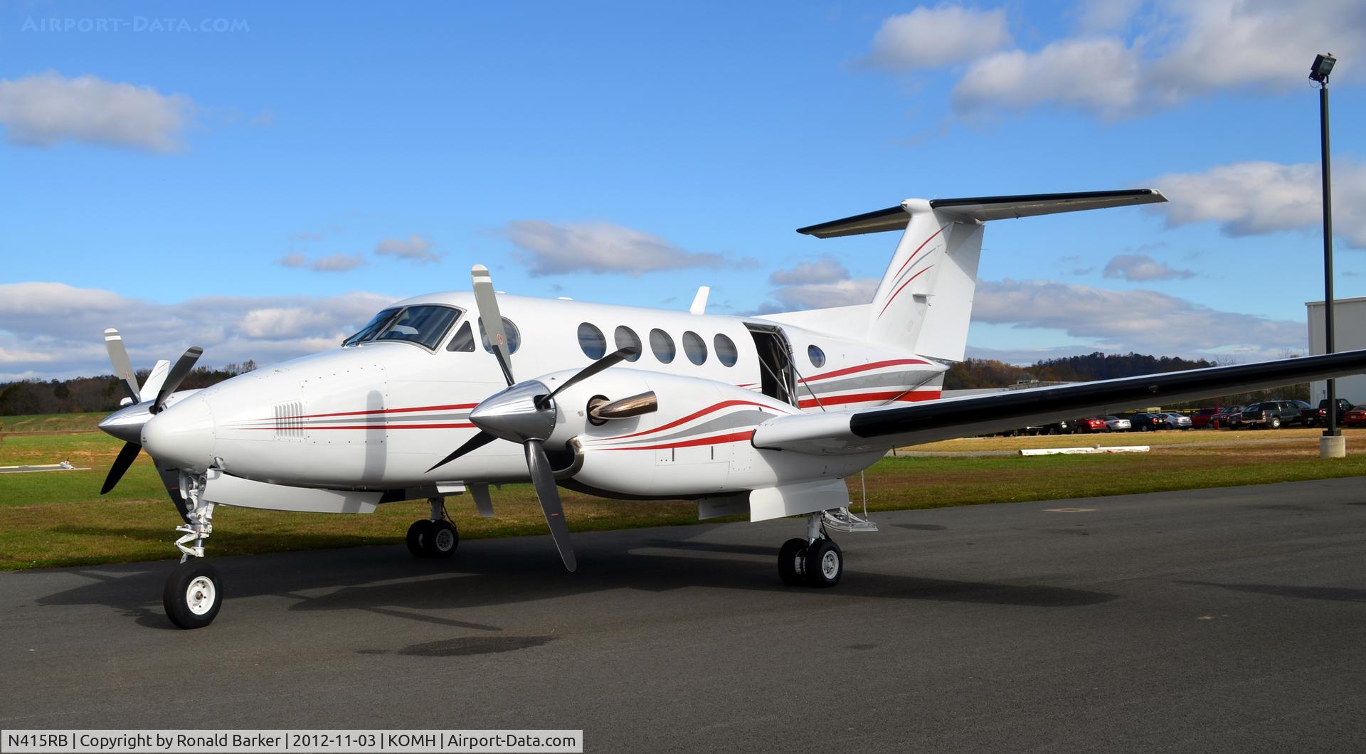 N415RB, 1995 Beech B200 King Air C/N BB-1513, Orange