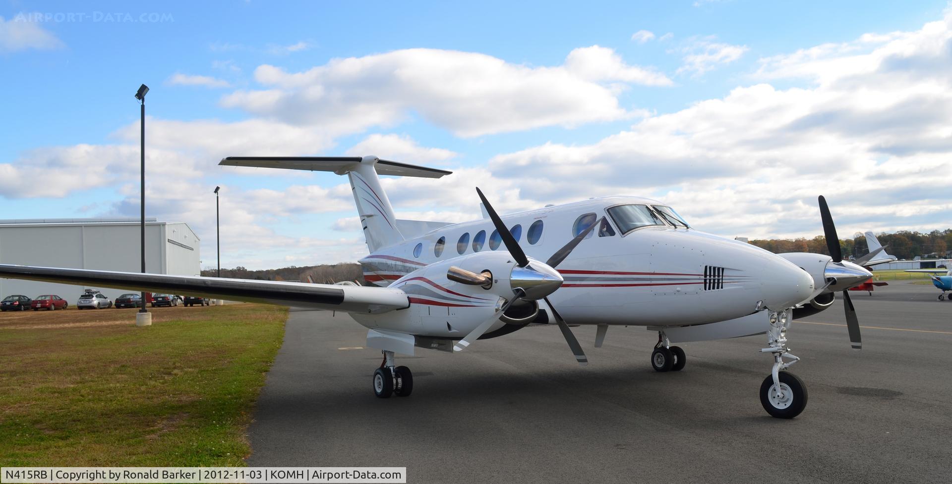 N415RB, 1995 Beech B200 King Air C/N BB-1513, Orange