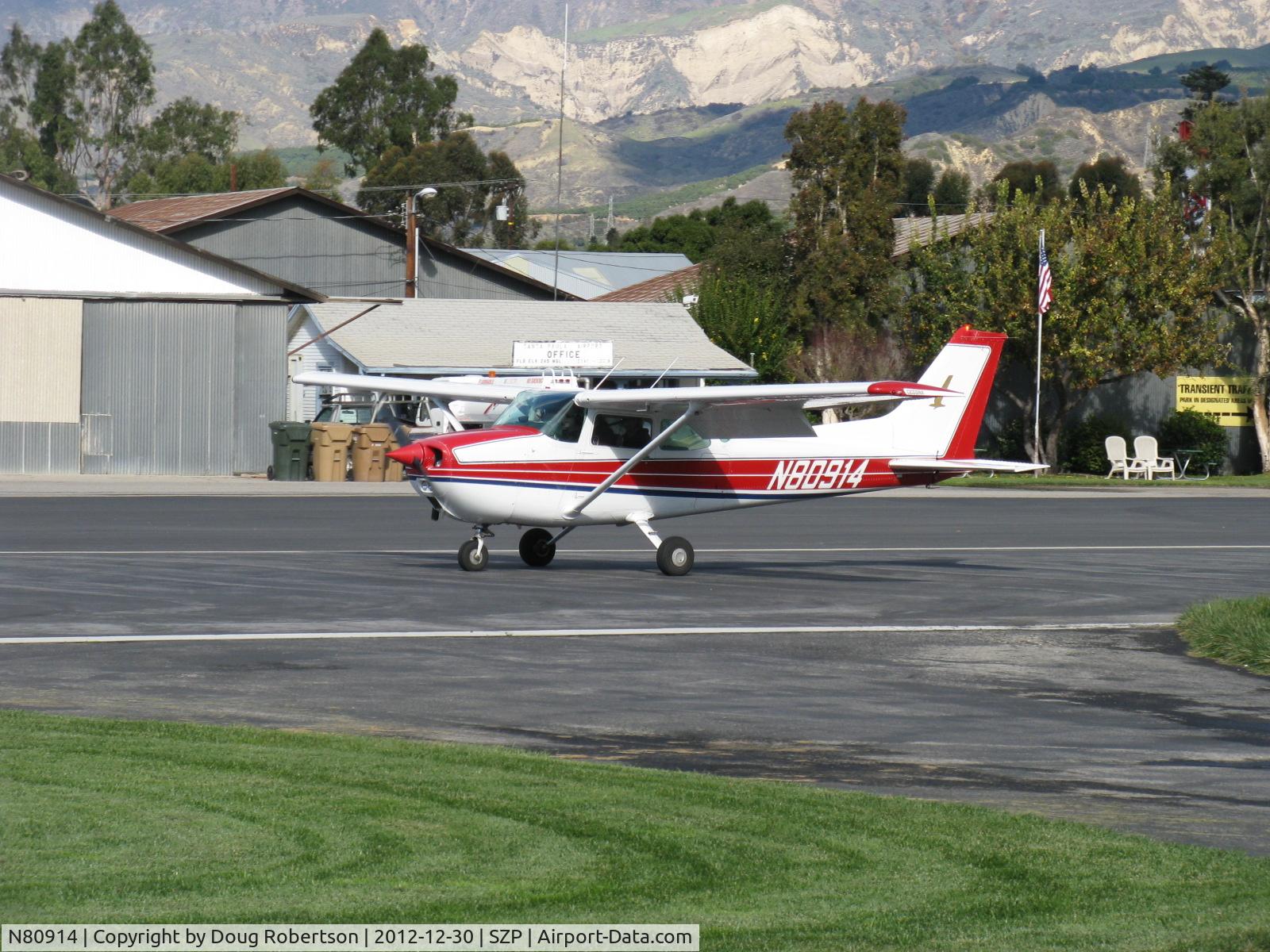 N80914, 1976 Cessna 172M C/N 17266799, 1976 Cessna 172M SKYHAWK, Lycoming O-320-E2D 150 Hp, landing roll Rwy 22