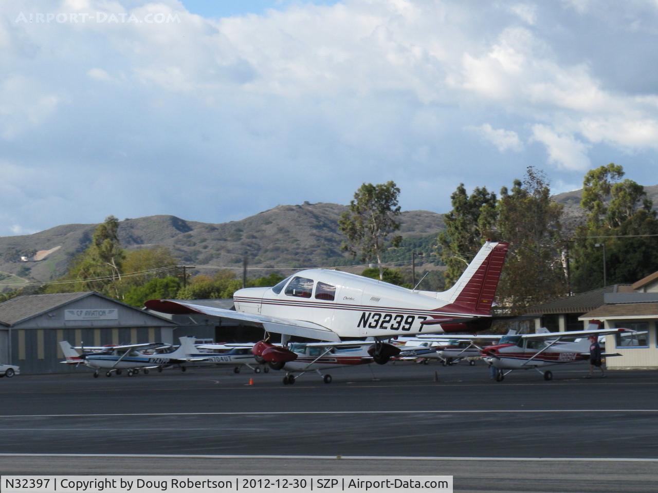 N32397, 1974 Piper PA-28-140 Cherokee C/N 28-7525062, 1974 Piper PA-28-140 CHEROKEE, Lycoming O-320-E2A 150 Hp, landing Rwy 22