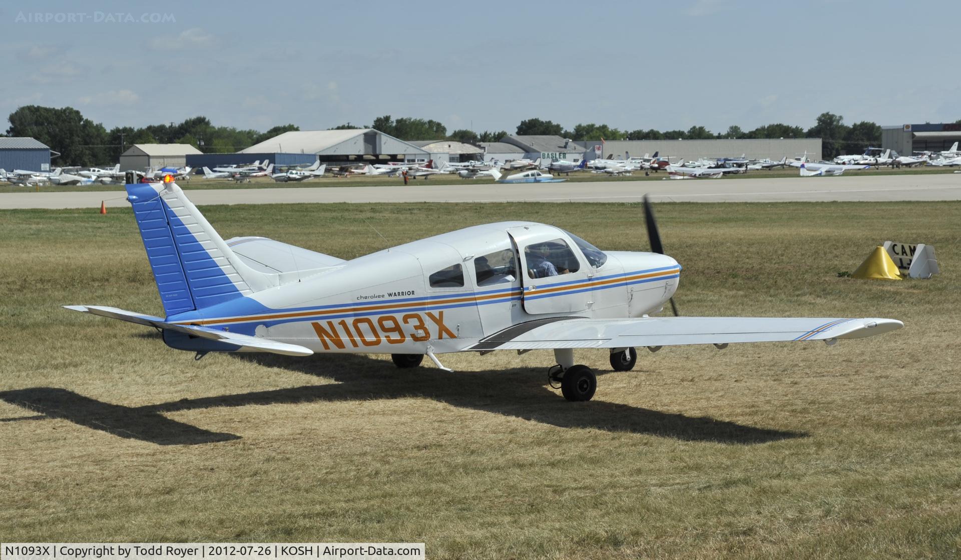 N1093X, 1975 Piper PA-28-151 C/N 28-7515386, Airventure 2012