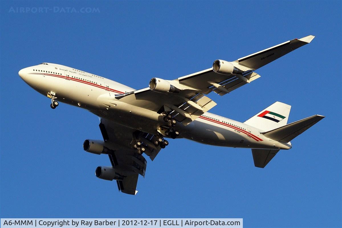 A6-MMM, 1998 Boeing 747-422 C/N 26906, Boeing 747-422 [26905] (Dubai Air Wing) Home~G 17/12/2012
