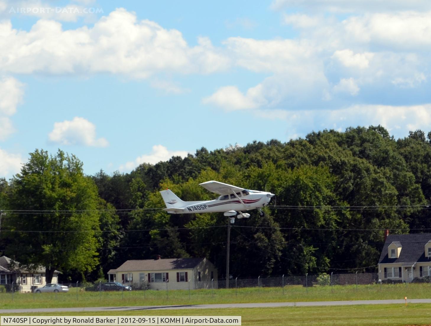 N740SP, 2000 Cessna 172S C/N 172S8671, Takeoff Orange