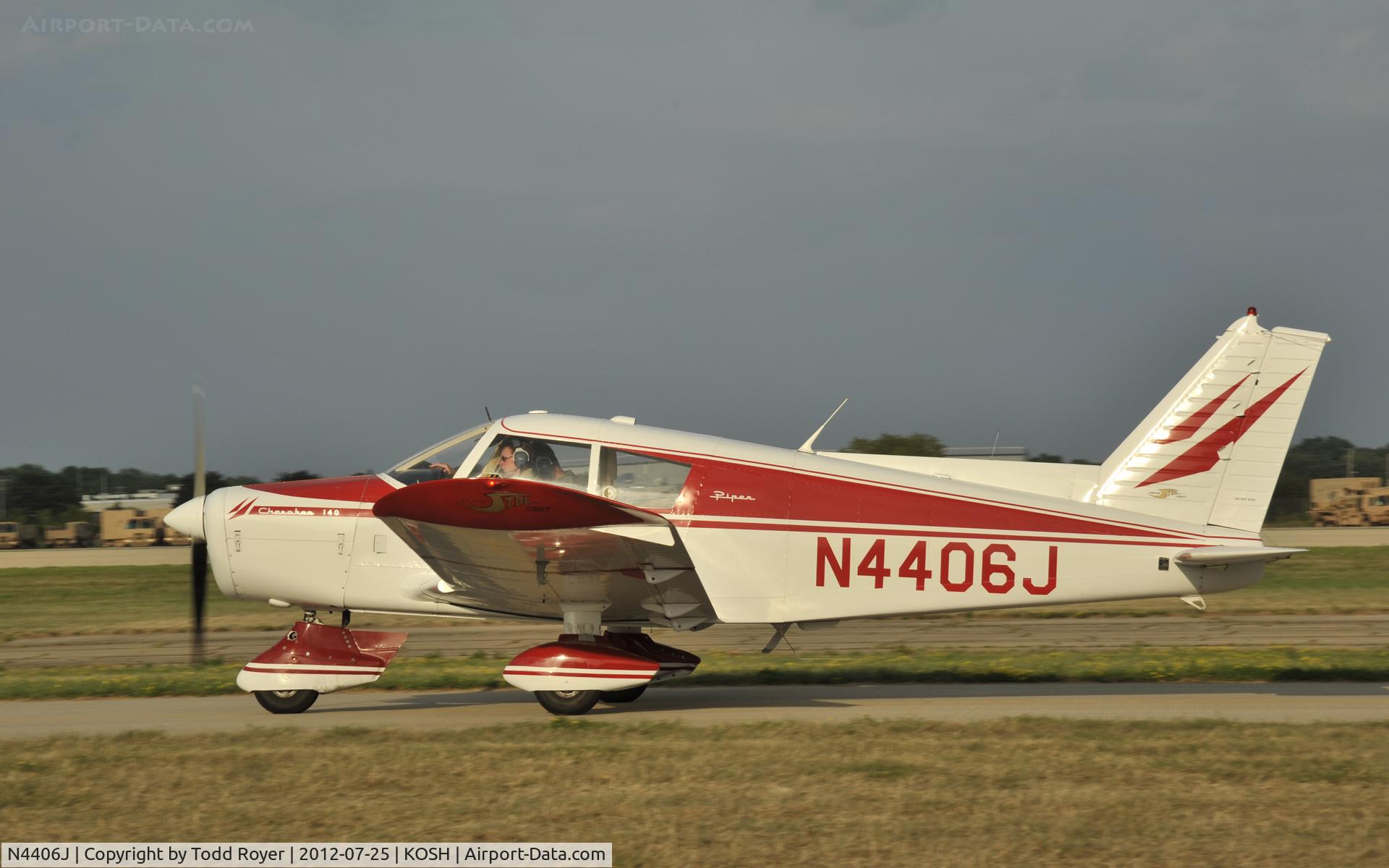 N4406J, 1967 Piper PA-28-140 C/N 28-22800, Airventure 2012
