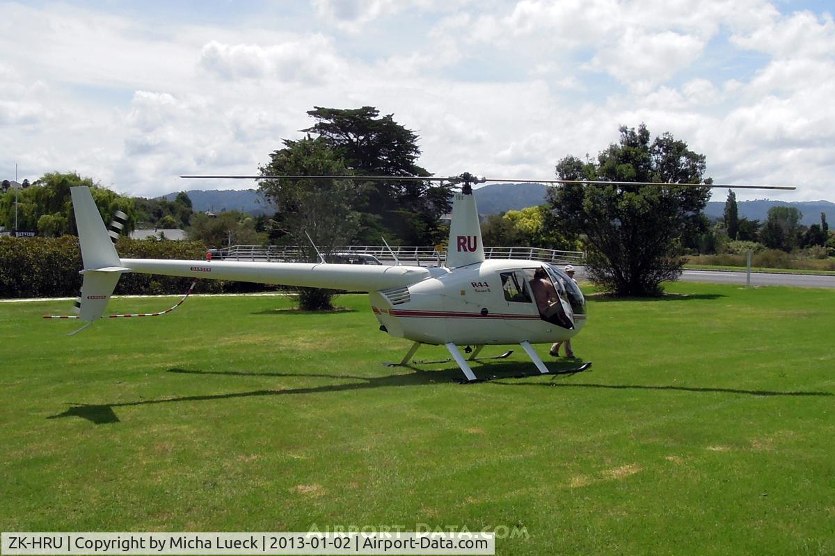 ZK-HRU, Robinson R44 II C/N 11215, At Miranda beach